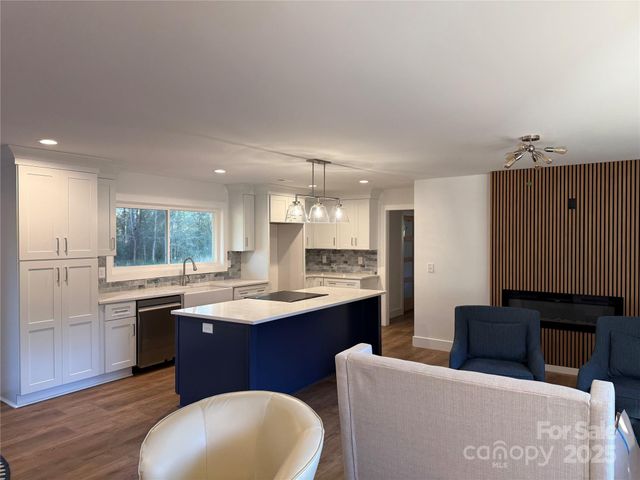 1208 Mariposa Road, Stanley, NC 28164