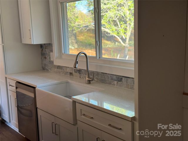 1208 Mariposa Road, Stanley, NC 28164