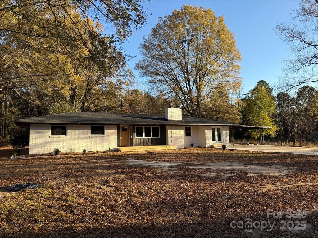 1208 Mariposa Road, Stanley, NC 28164