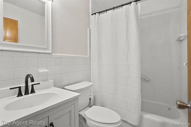 2125 Clawson Avenue 207, Royal Oak, MI 48073