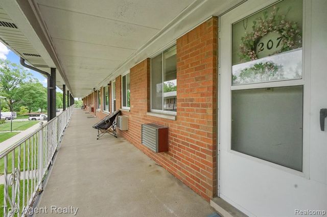 2125 Clawson Avenue 207, Royal Oak, MI 48073