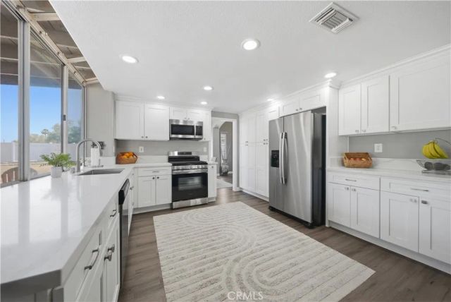 40000 Ravenwood, Murrieta, CA 92562
