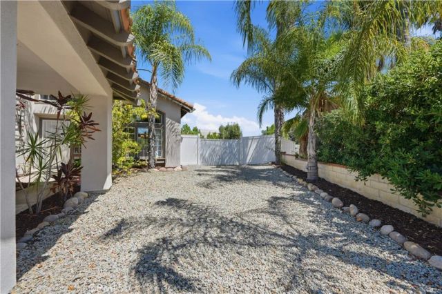 40000 Ravenwood, Murrieta, CA 92562