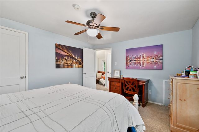 5300 Spring Valley Dr, Whitehall, PA 15236