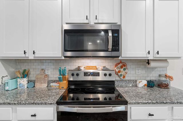 6060 Rutherford Loop, Pensacola, FL 32526