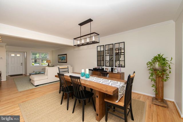 15 GREENSWARD LN, Cherry Hill, NJ 08002