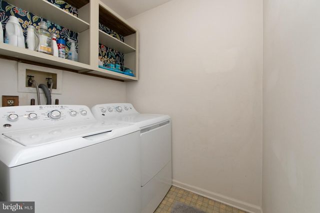 15 GREENSWARD LN, Cherry Hill, NJ 08002
