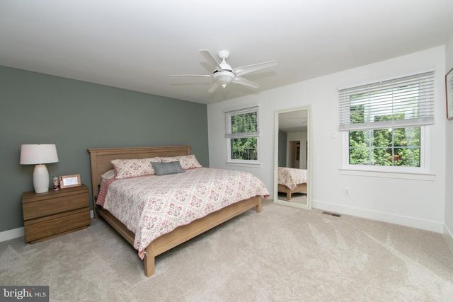 15 GREENSWARD LN, Cherry Hill, NJ 08002
