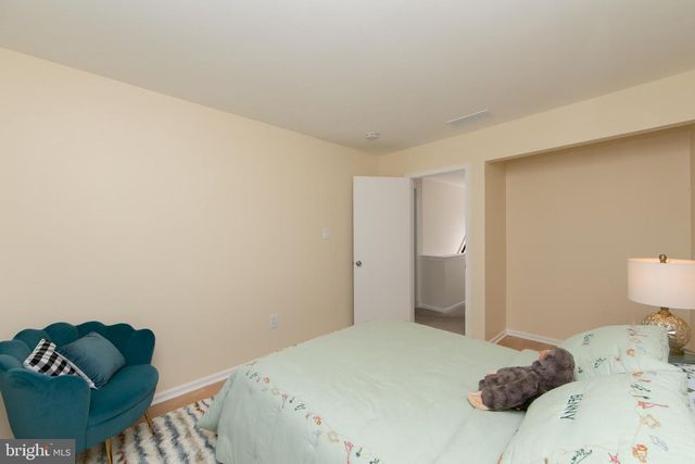 15 GREENSWARD LN, Cherry Hill, NJ 08002