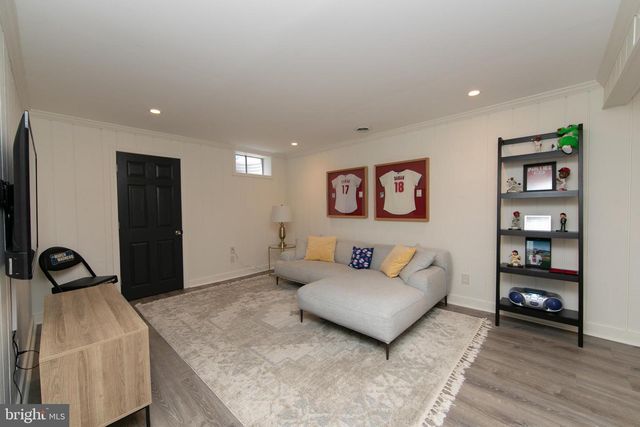 15 GREENSWARD LN, Cherry Hill, NJ 08002