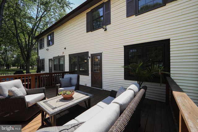15 GREENSWARD LN, Cherry Hill, NJ 08002