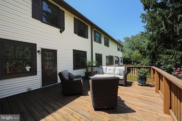 15 GREENSWARD LN, Cherry Hill, NJ 08002
