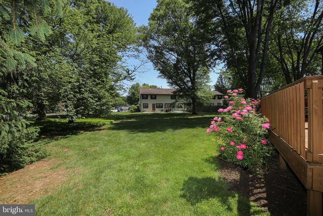 15 GREENSWARD LN, Cherry Hill, NJ 08002