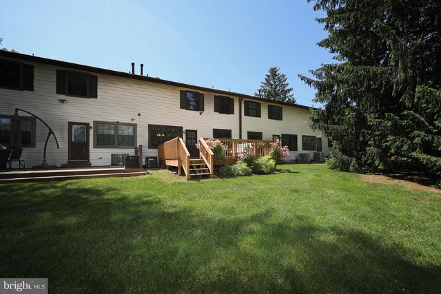 15 GREENSWARD LN, Cherry Hill, NJ 08002
