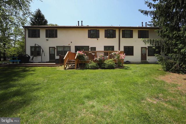 15 GREENSWARD LN, Cherry Hill, NJ 08002