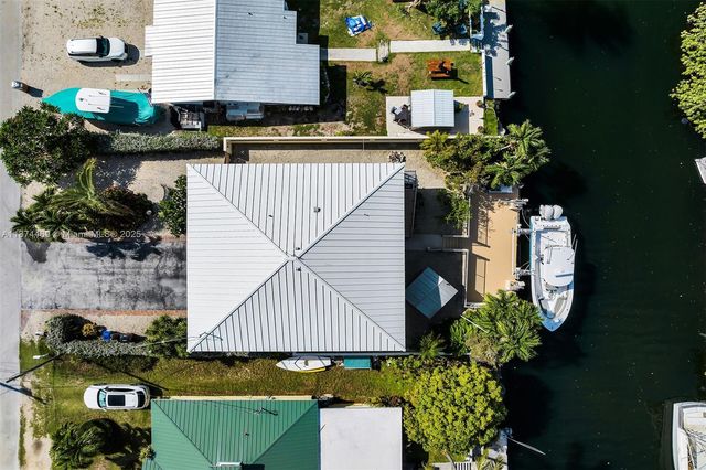 2663 E Yellowtail Ave, Marathon, FL 33050