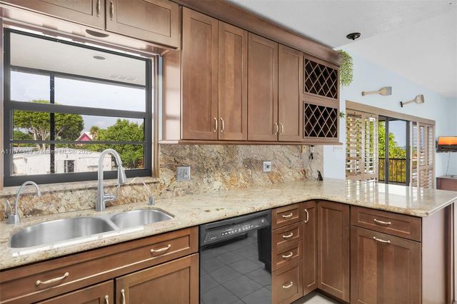 2663 E Yellowtail Ave, Marathon, FL 33050