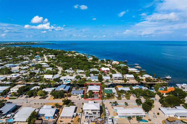 2663 E Yellowtail Ave, Marathon, FL 33050