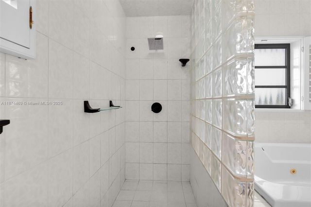 2663 E Yellowtail Ave, Marathon, FL 33050