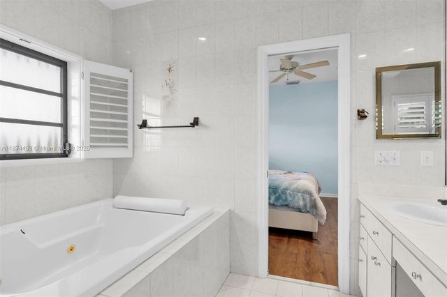 2663 E Yellowtail Ave, Marathon, FL 33050