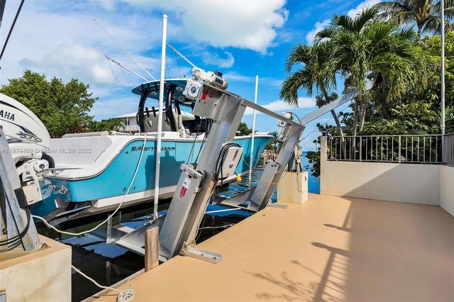 2663 E Yellowtail Ave, Marathon, FL 33050