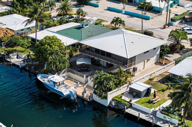 2663 E Yellowtail Ave, Marathon, FL 33050