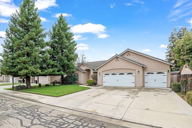 2303 S Conyer Court, Visalia, CA 93277