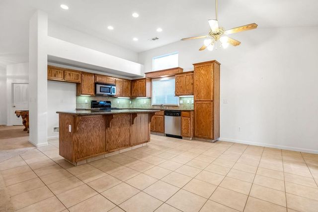 2303 S Conyer Court, Visalia, CA 93277