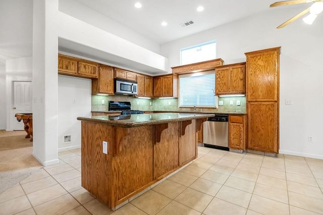 2303 S Conyer Court, Visalia, CA 93277