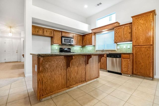 2303 S Conyer Court, Visalia, CA 93277