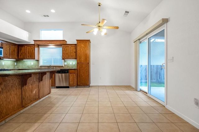 2303 S Conyer Court, Visalia, CA 93277