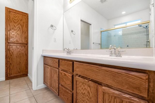 2303 S Conyer Court, Visalia, CA 93277