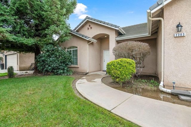 2303 S Conyer Court, Visalia, CA 93277