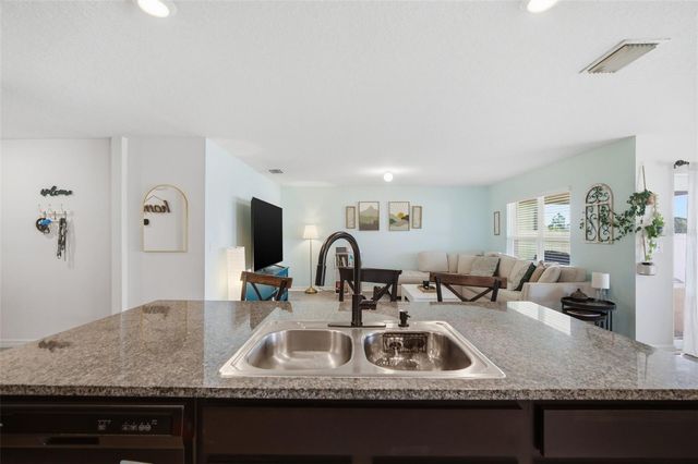 1103 COASTAL HAMMOCK AVENUE, Ruskin, FL 33570