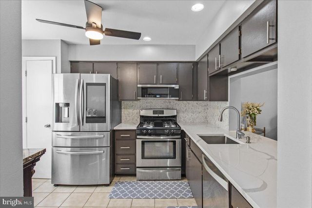706-B TRESCOTT PL, Mount Laurel, NJ 08054