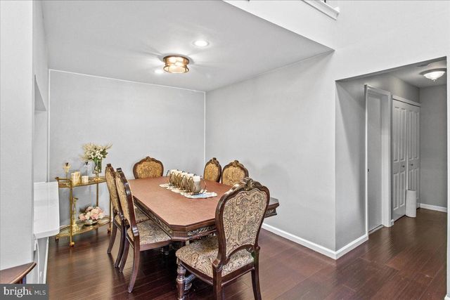706-B TRESCOTT PL, Mount Laurel, NJ 08054