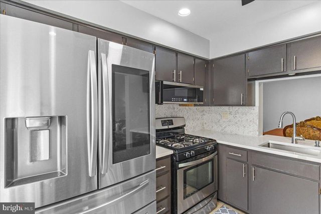 706-B TRESCOTT PL, Mount Laurel, NJ 08054