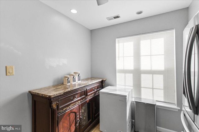 706-B TRESCOTT PL, Mount Laurel, NJ 08054