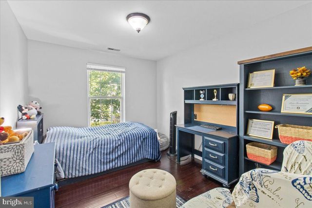 706-B TRESCOTT PL, Mount Laurel, NJ 08054