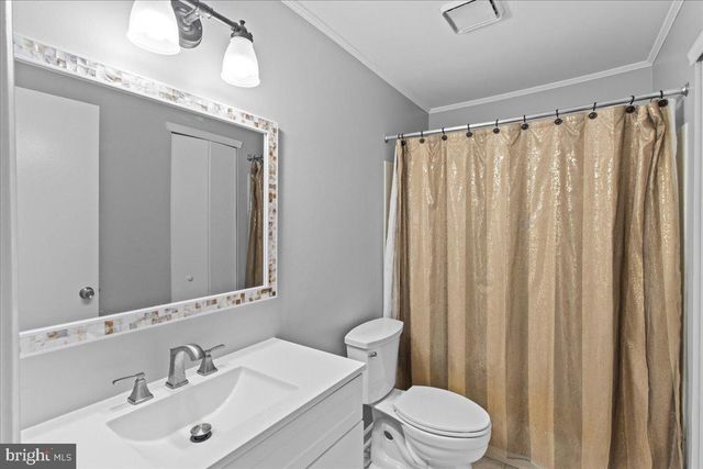 706-B TRESCOTT PL, Mount Laurel, NJ 08054