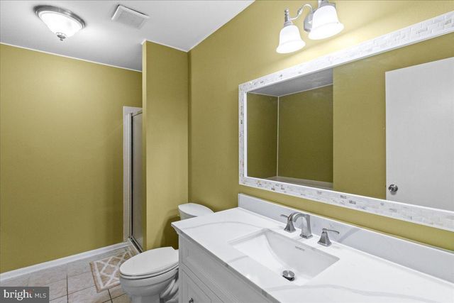 706-B TRESCOTT PL, Mount Laurel, NJ 08054