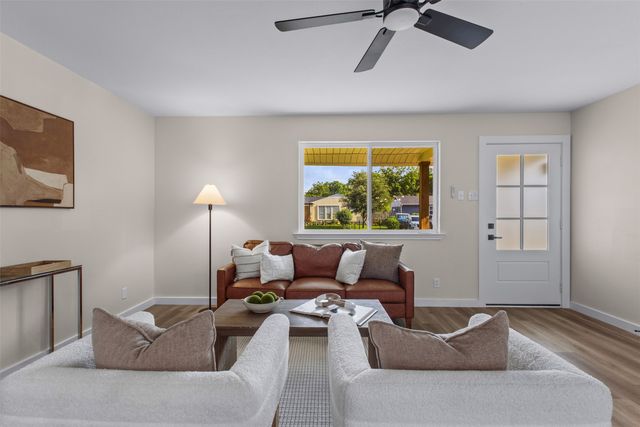 2807 Andrea Lane, Dallas, TX 75228