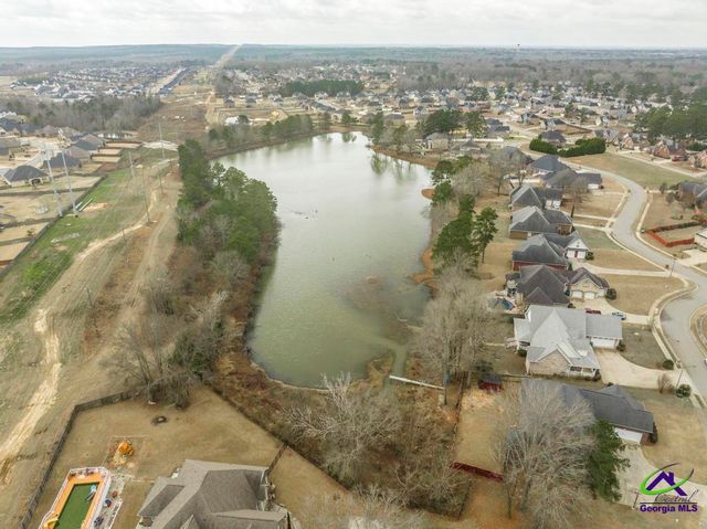 319 Chelsea Crossing, Bonaire, GA 31005