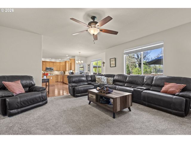 14331 THURMAN St, Oregon City, OR 97045