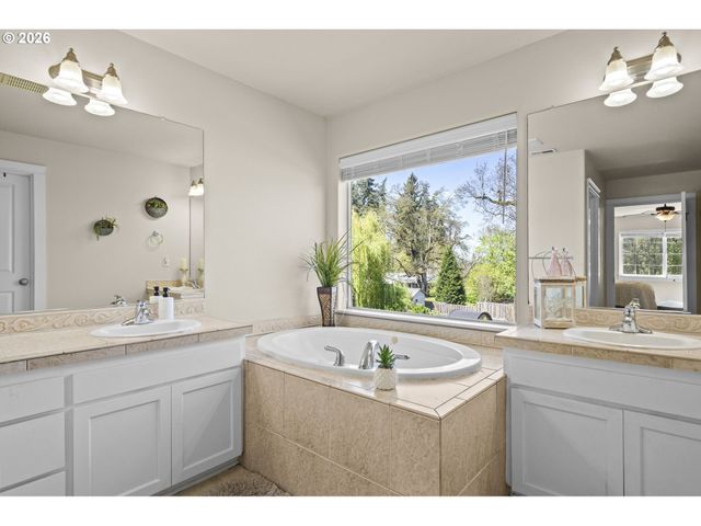 14331 THURMAN St, Oregon City, OR 97045