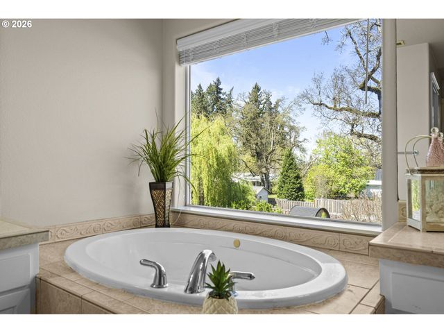 14331 THURMAN St, Oregon City, OR 97045