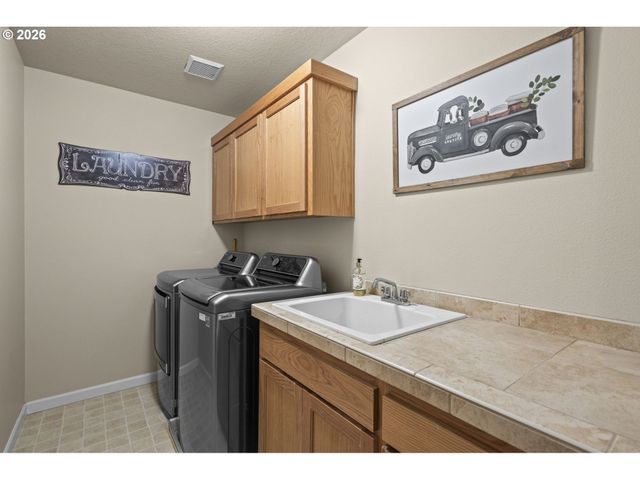 14331 THURMAN St, Oregon City, OR 97045