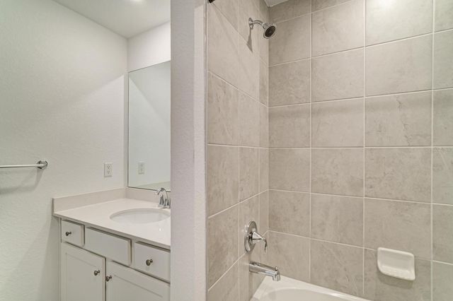 5687 N HONORE AVENUE 411, Sarasota, FL 34243