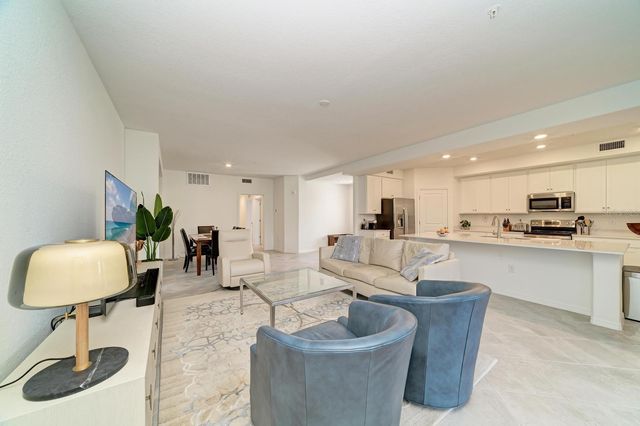 5687 N HONORE AVENUE 411, Sarasota, FL 34243