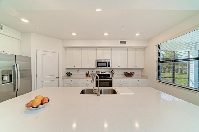 5687 N HONORE AVENUE 411, Sarasota, FL 34243